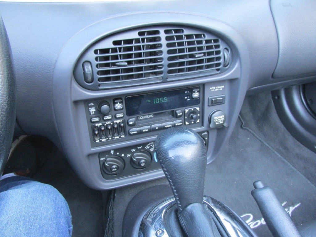 2002 Chrysler Prowler Image 33