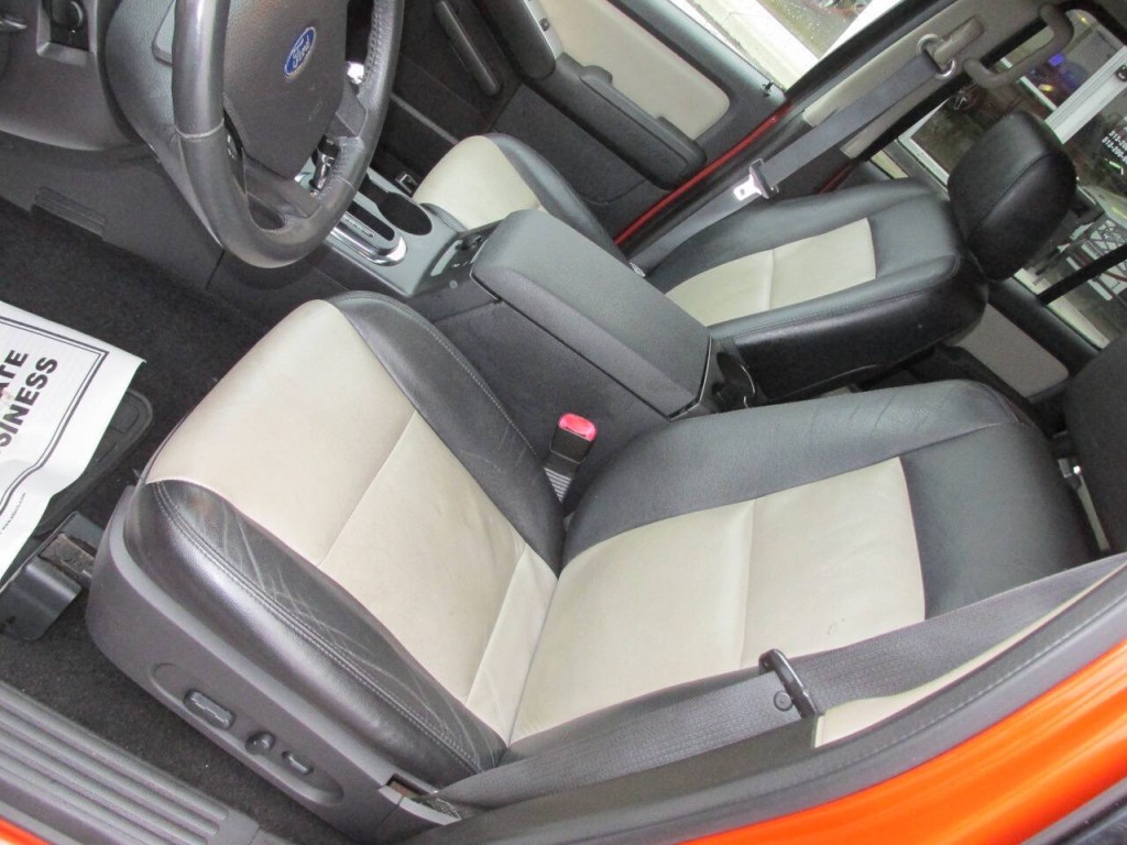 2007 Ford Explorer Image 8