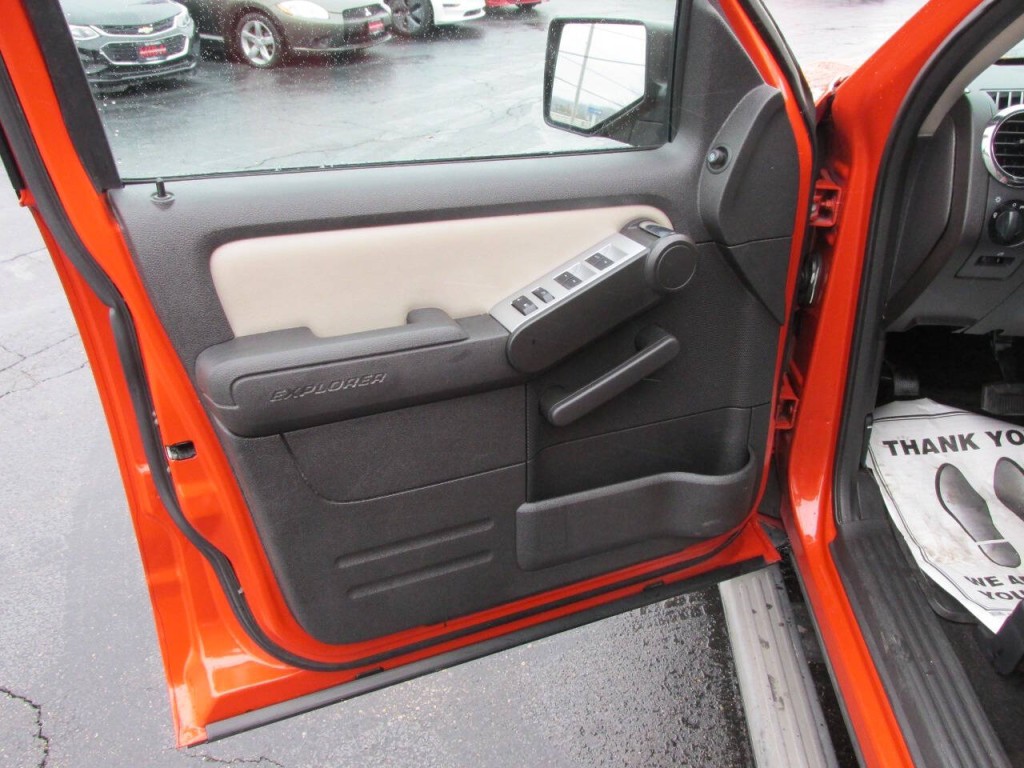 2007 Ford Explorer Image 9