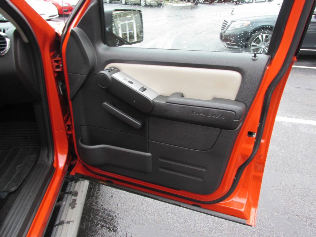 2007 Ford Explorer Image 26