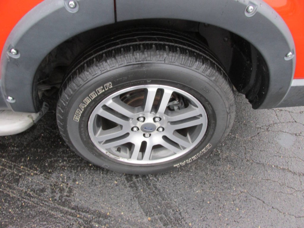 2007 Ford Explorer Image 32