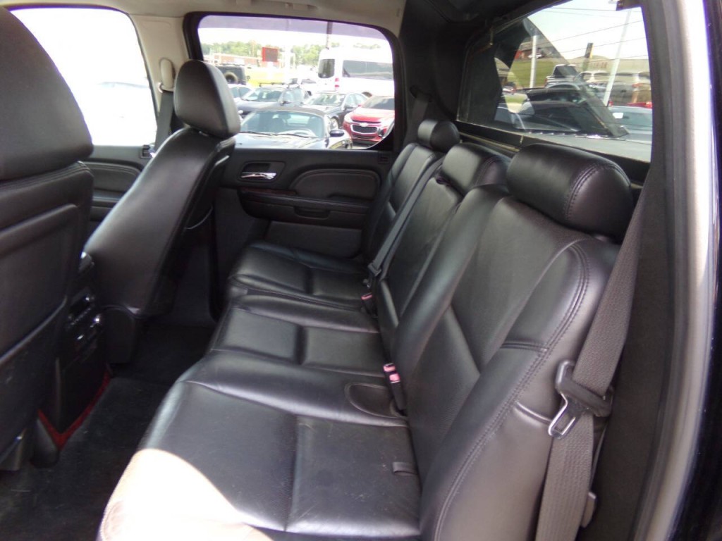 2008 Cadillac Escalade Image 9
