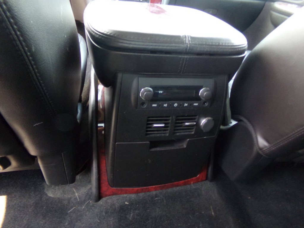 2008 Cadillac Escalade Image 11