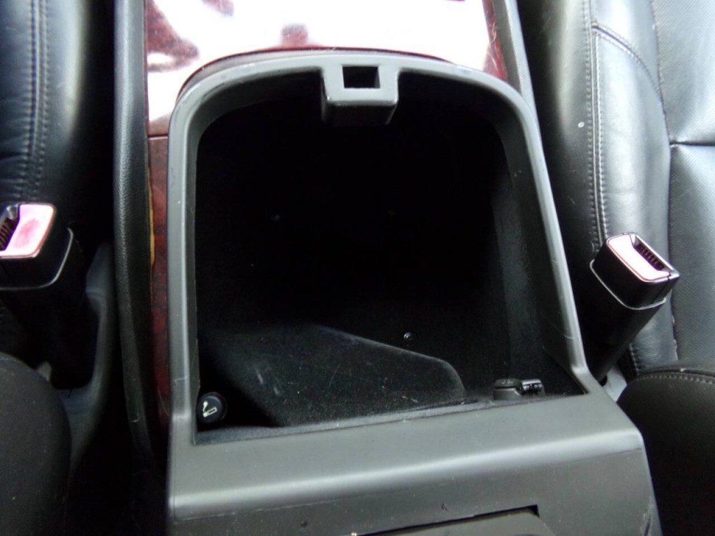 2008 Cadillac Escalade Image 22