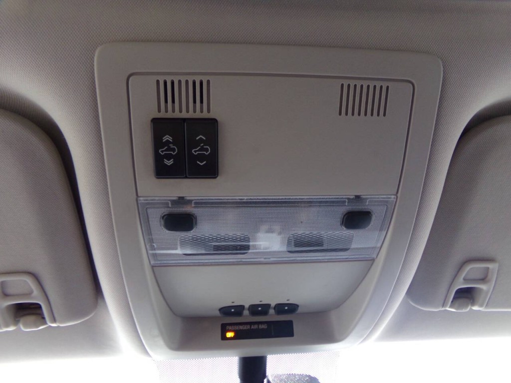 2008 Cadillac Escalade Image 24