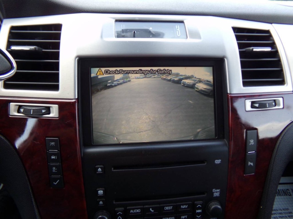 2008 Cadillac Escalade Image 25