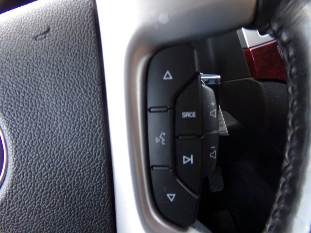 2008 Cadillac Escalade Image 29