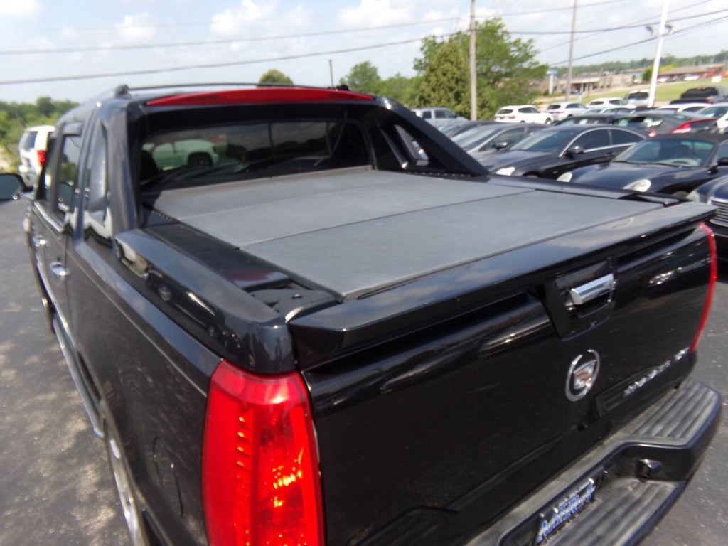 2008 Cadillac Escalade Image 30