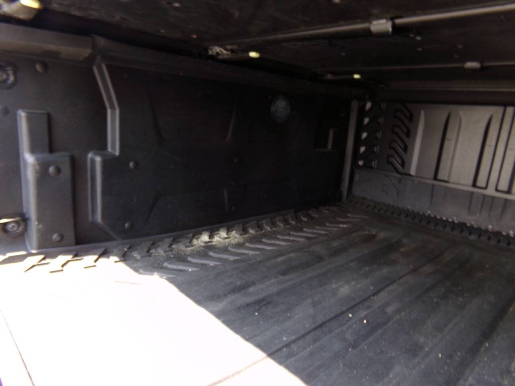 2008 Cadillac Escalade Image 32