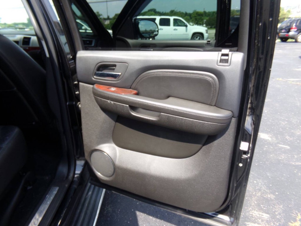 2008 Cadillac Escalade Image 35