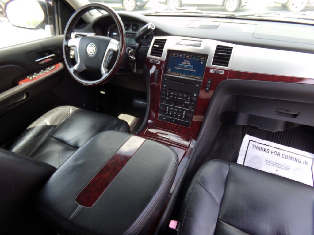 2008 Cadillac Escalade Image 37