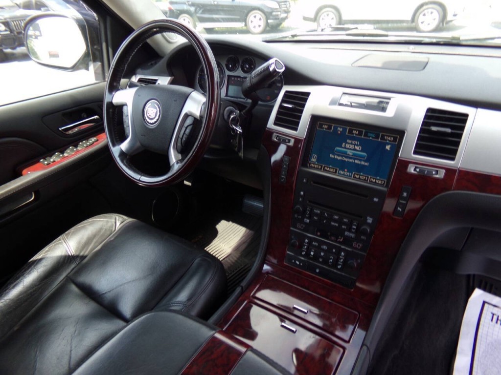 2008 Cadillac Escalade Image 41