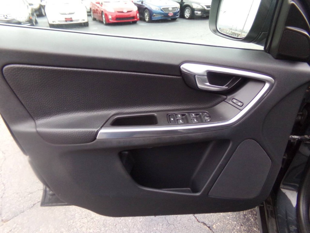 2013 Volvo XC60 Image 12