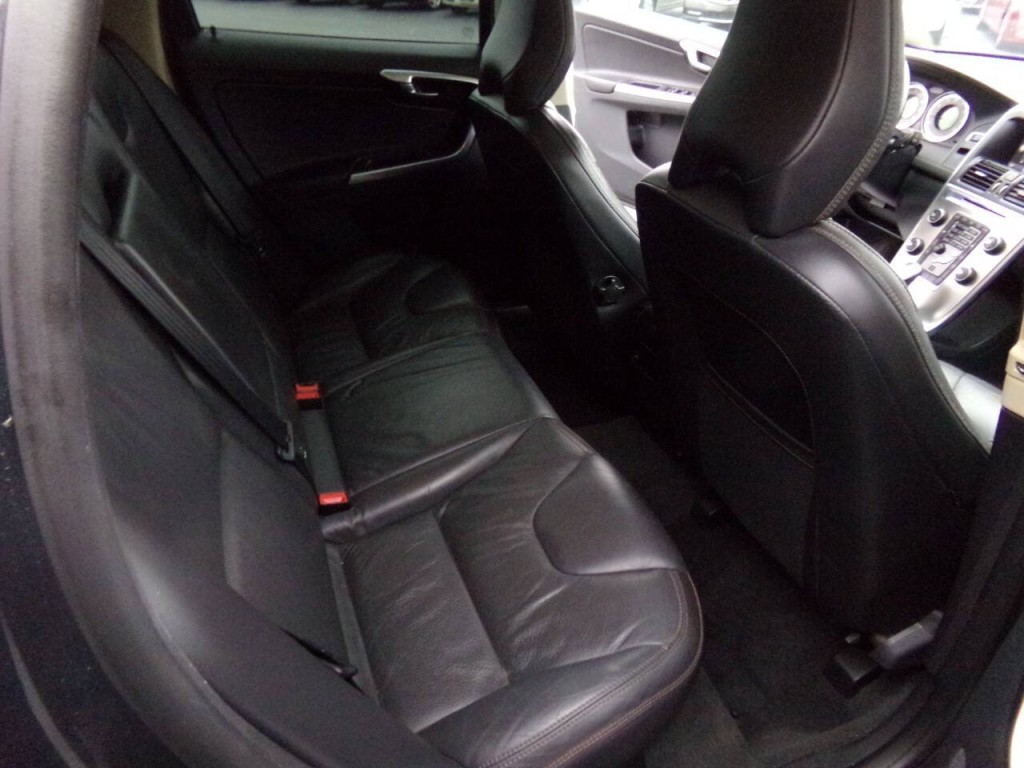 2013 Volvo XC60 Image 40