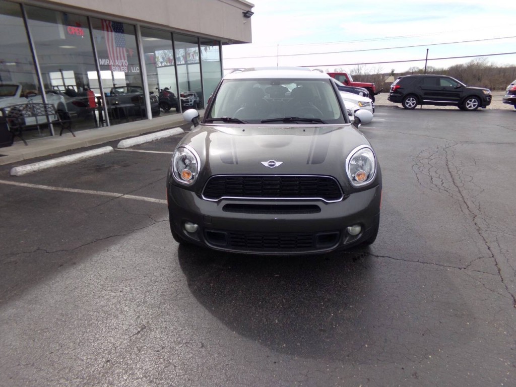 2014 MINI Countryman Image 2