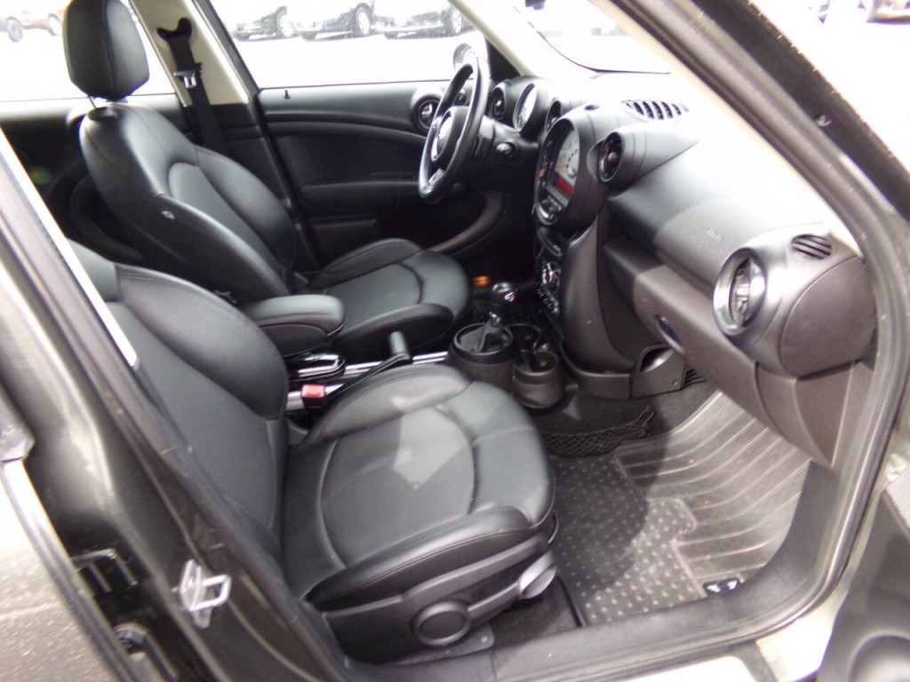2014 MINI Countryman Image 22