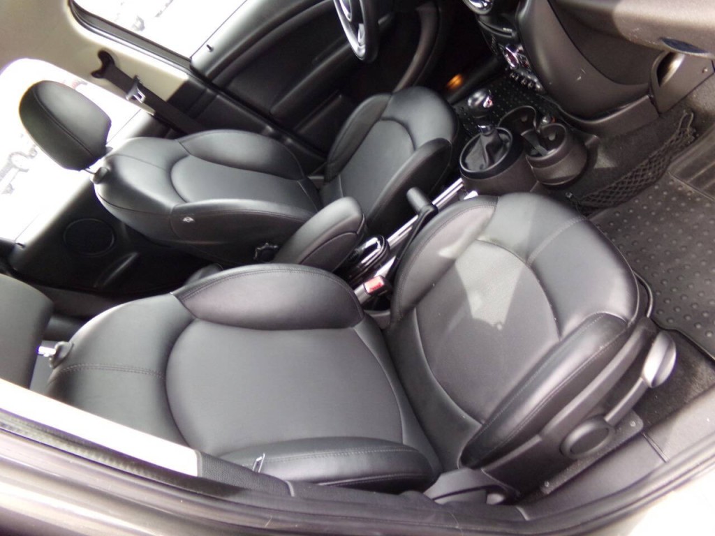 2014 MINI Countryman Image 23