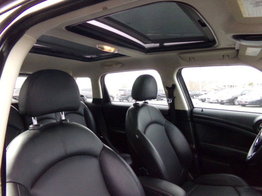 2014 MINI Countryman Image 24