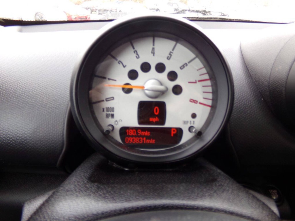 2014 MINI Countryman Image 42