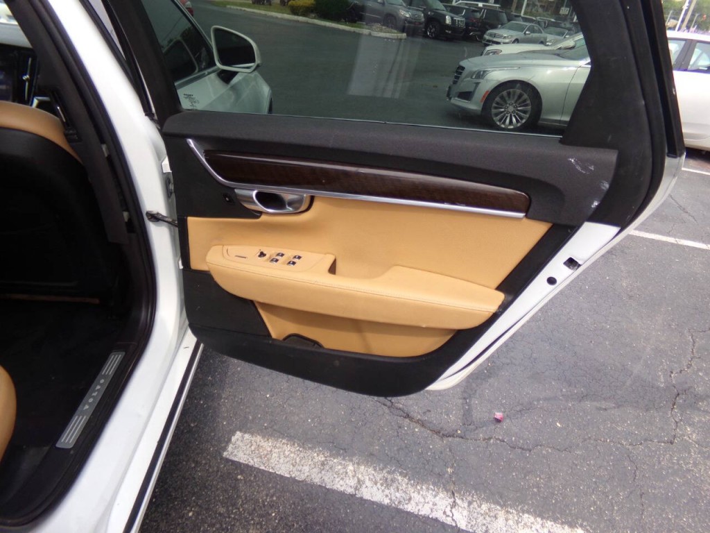 2018 Volvo S90 Image 24