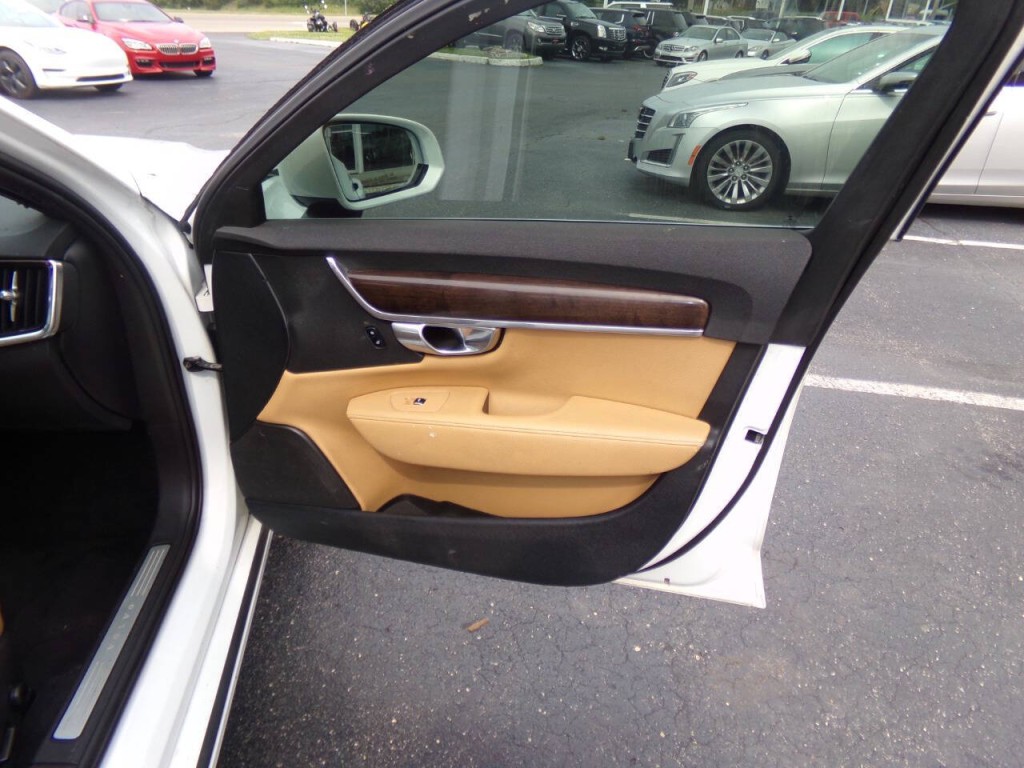 2018 Volvo S90 Image 28
