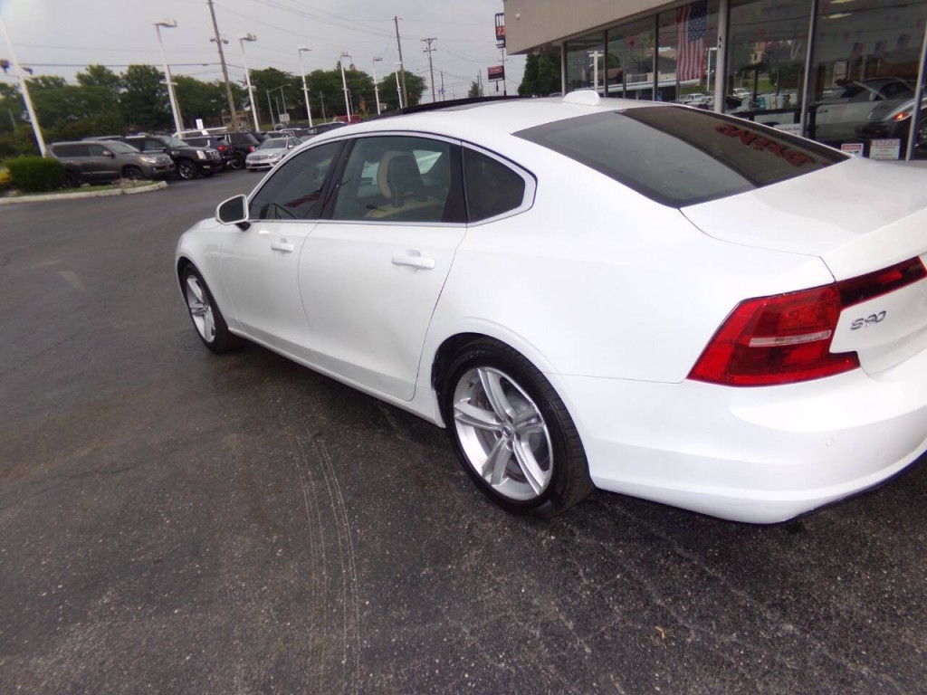 2018 Volvo S90 Image 35