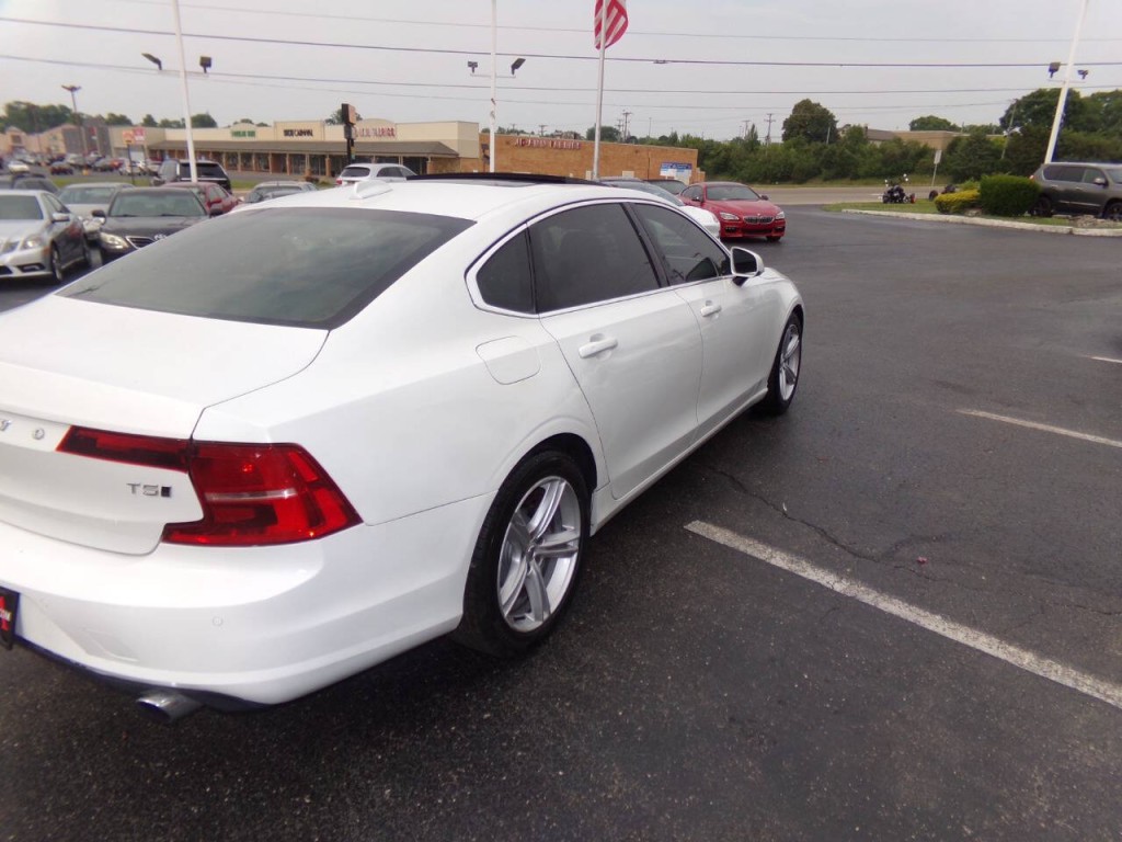 2018 Volvo S90 Image 37