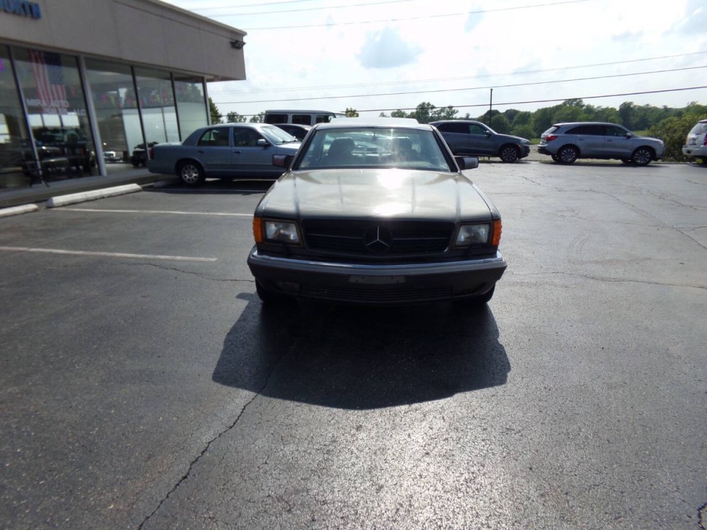 1990 Mercedes-Benz 560-Class Image 3