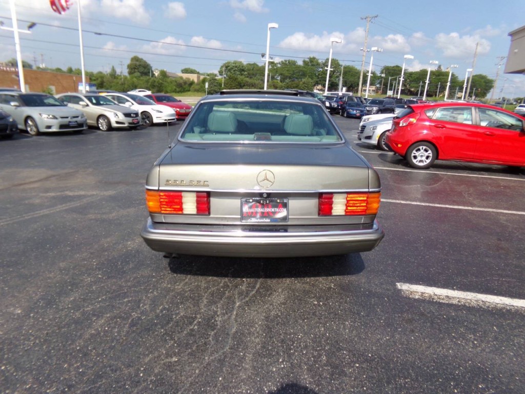 1990 Mercedes-Benz 560-Class Image 6