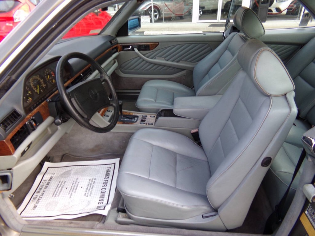 1990 Mercedes-Benz 560-Class Image 8