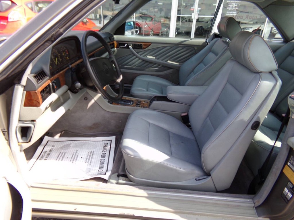 1990 Mercedes-Benz 560-Class Image 9