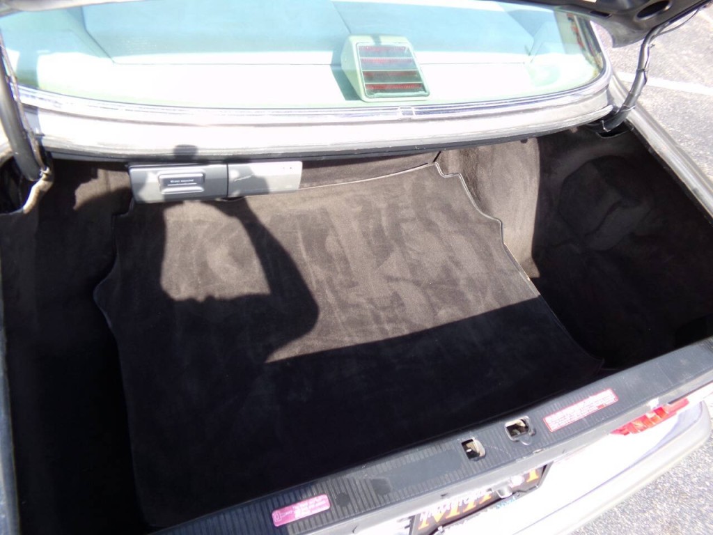 1990 Mercedes-Benz 560-Class Image 18