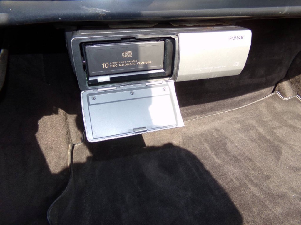 1990 Mercedes-Benz 560-Class Image 20