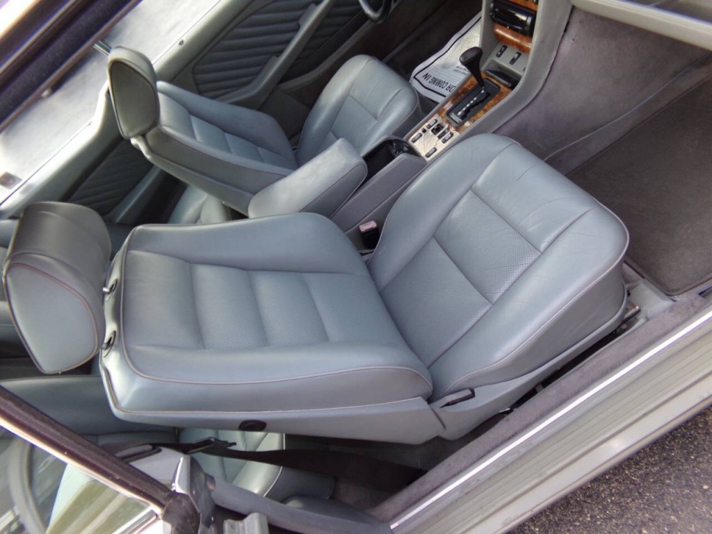 1990 Mercedes-Benz 560-Class Image 23