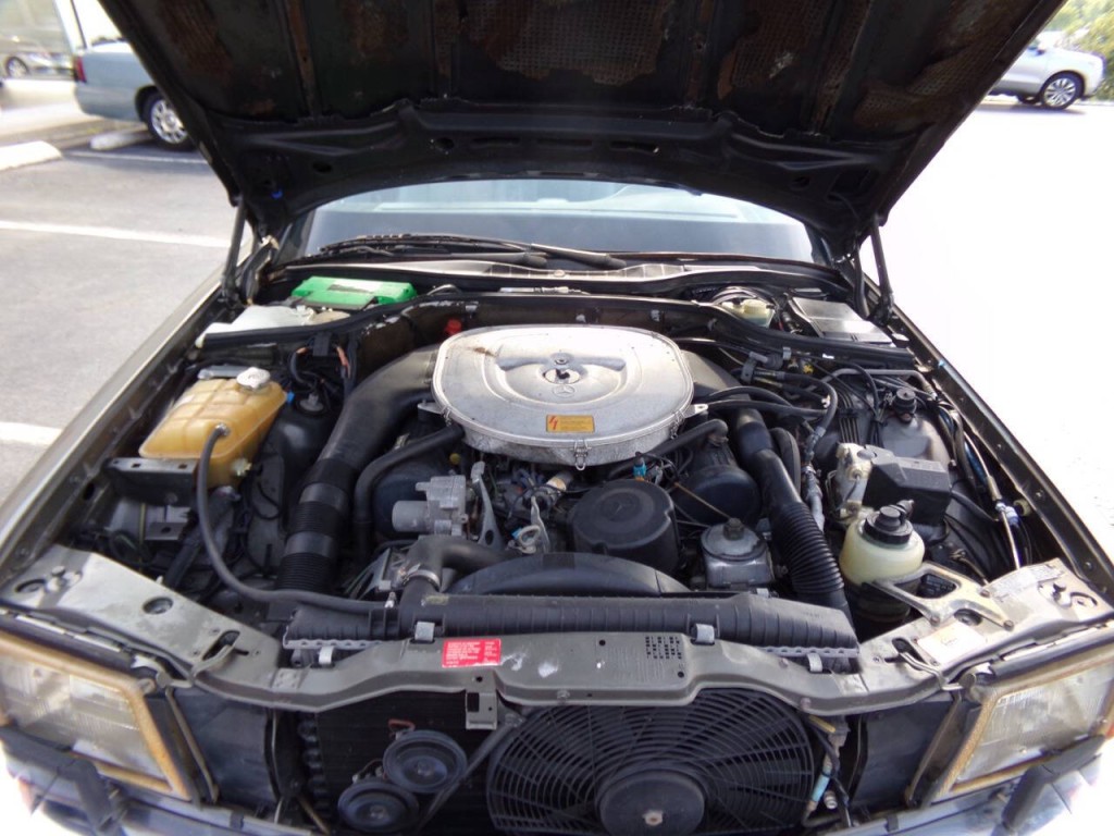 1990 Mercedes-Benz 560-Class Image 30