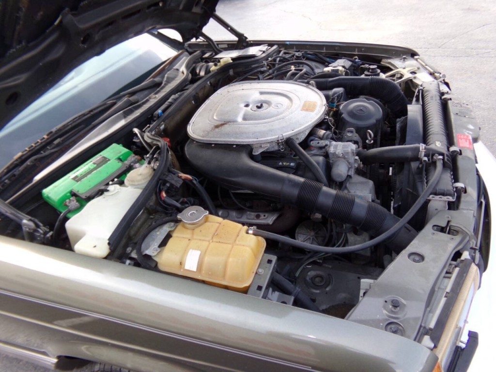 1990 Mercedes-Benz 560-Class Image 31