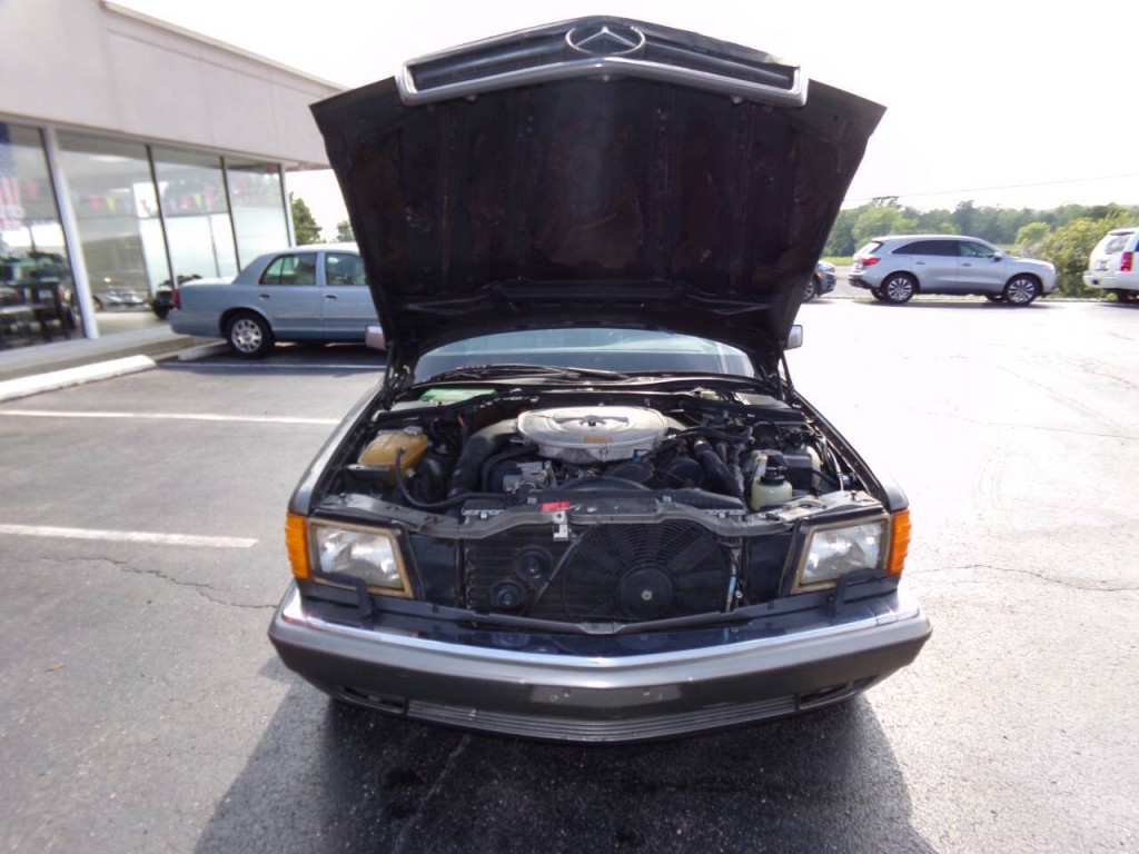 1990 Mercedes-Benz 560-Class Image 33