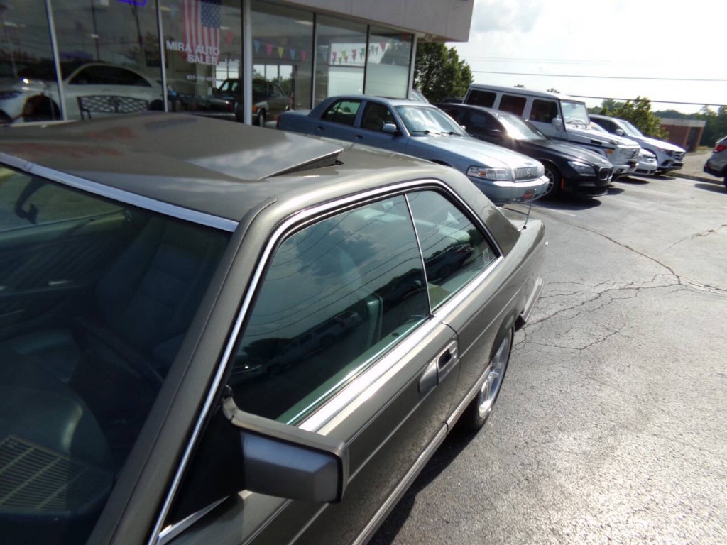 1990 Mercedes-Benz 560-Class Image 37