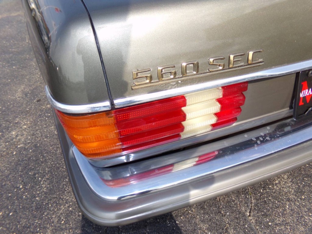 1990 Mercedes-Benz 560-Class Image 40