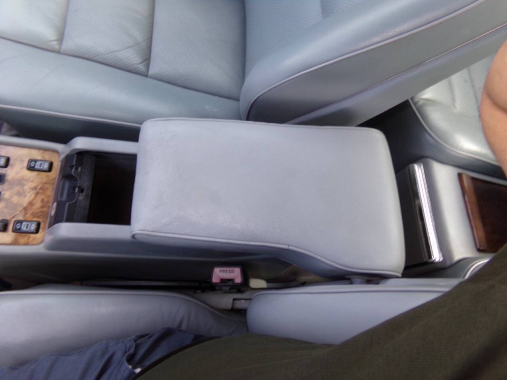 1990 Mercedes-Benz 560-Class Image 56