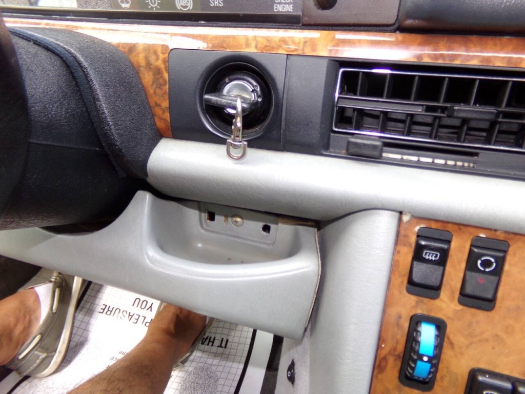 1990 Mercedes-Benz 560-Class Image 63