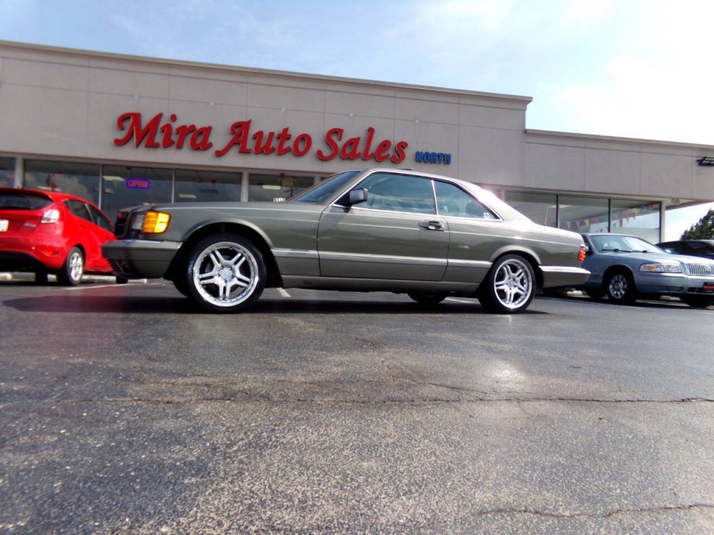 1990 Mercedes-Benz 560-Class Image 2