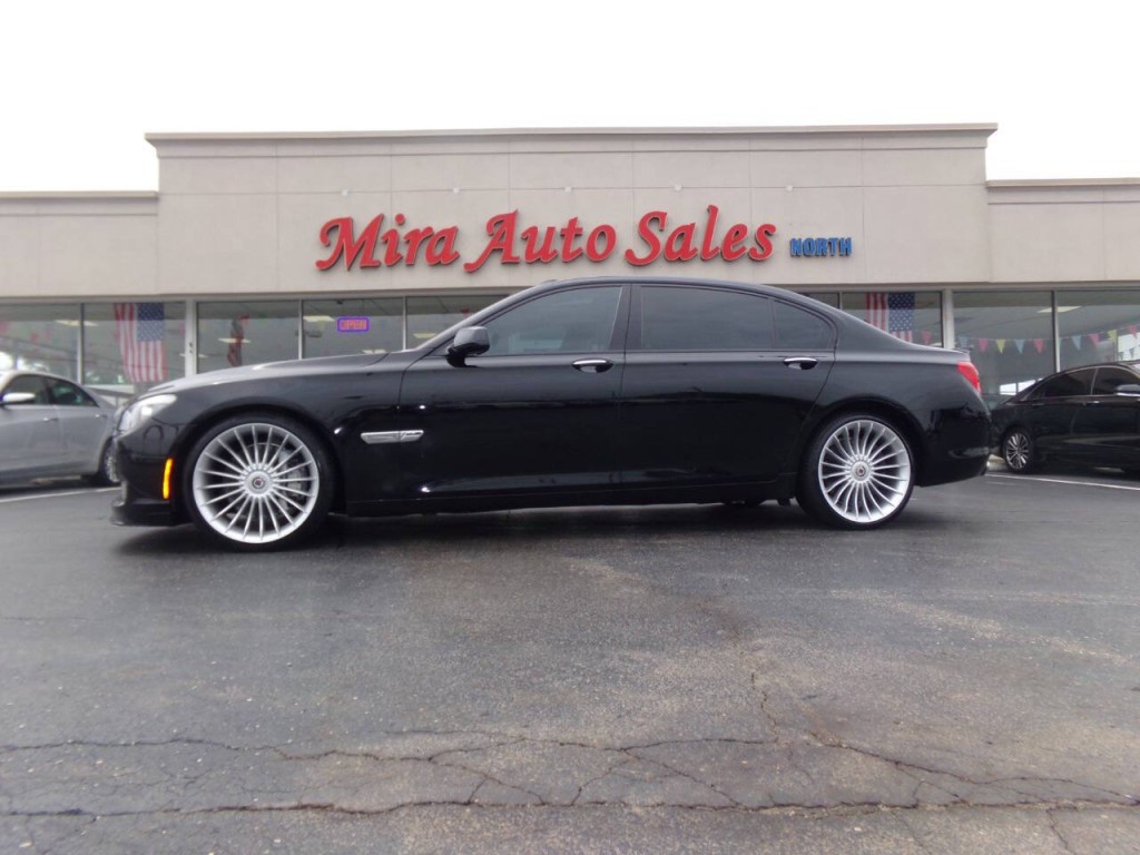 2011 BMW 7 Series Image 2