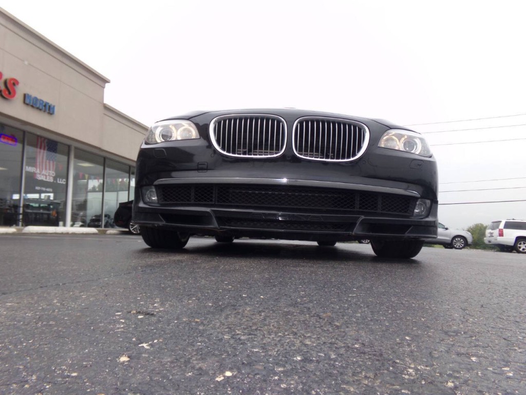 2011 BMW 7 Series Image 5