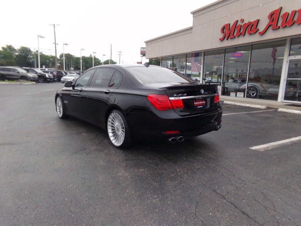 2011 BMW 7 Series Image 12