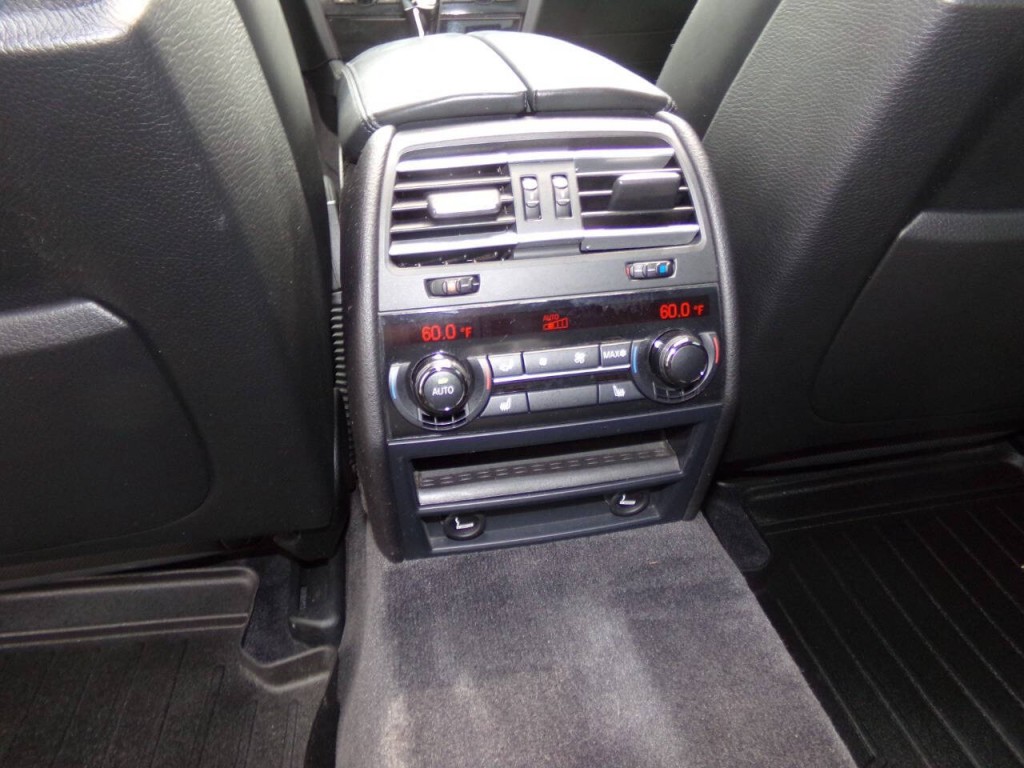 2011 BMW 7 Series Image 21