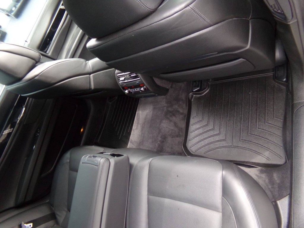 2011 BMW 7 Series Image 29