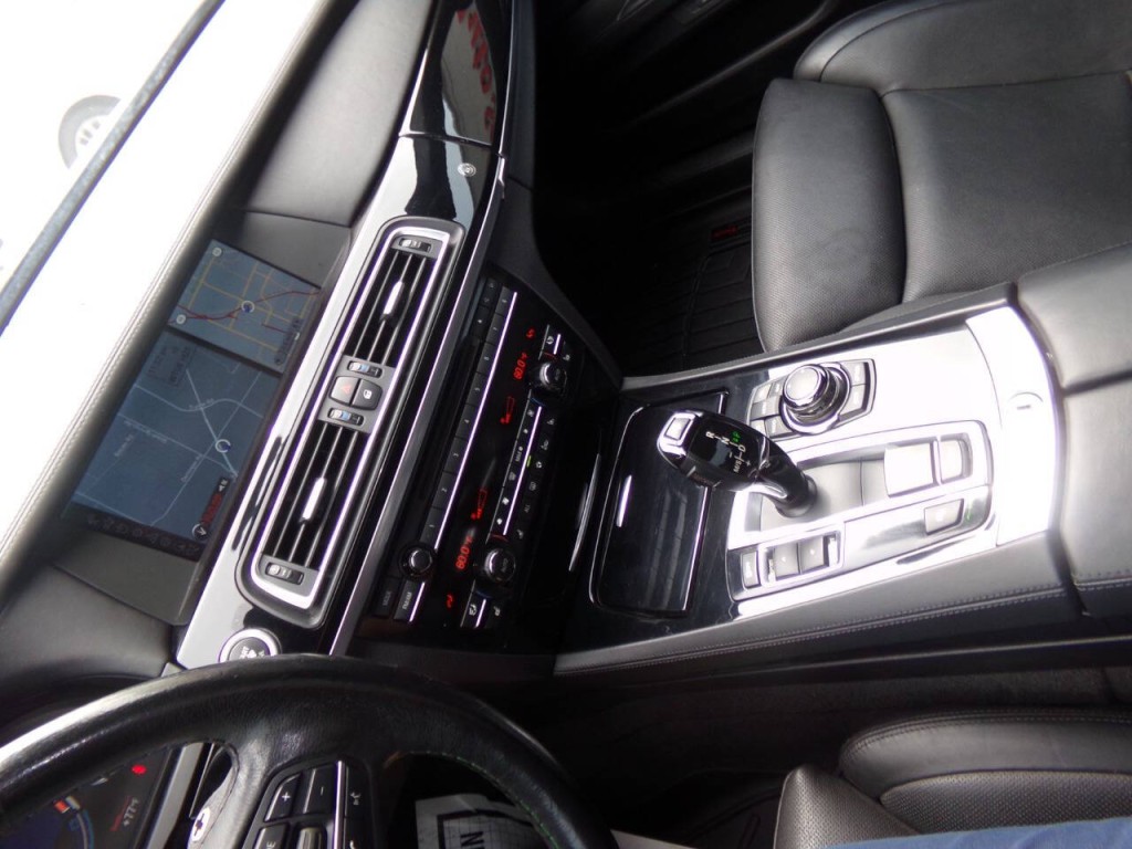 2011 BMW 7 Series Image 67