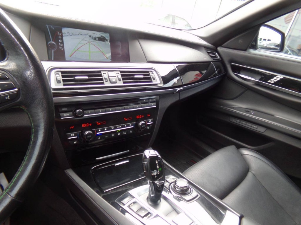 2011 BMW 7 Series Image 74