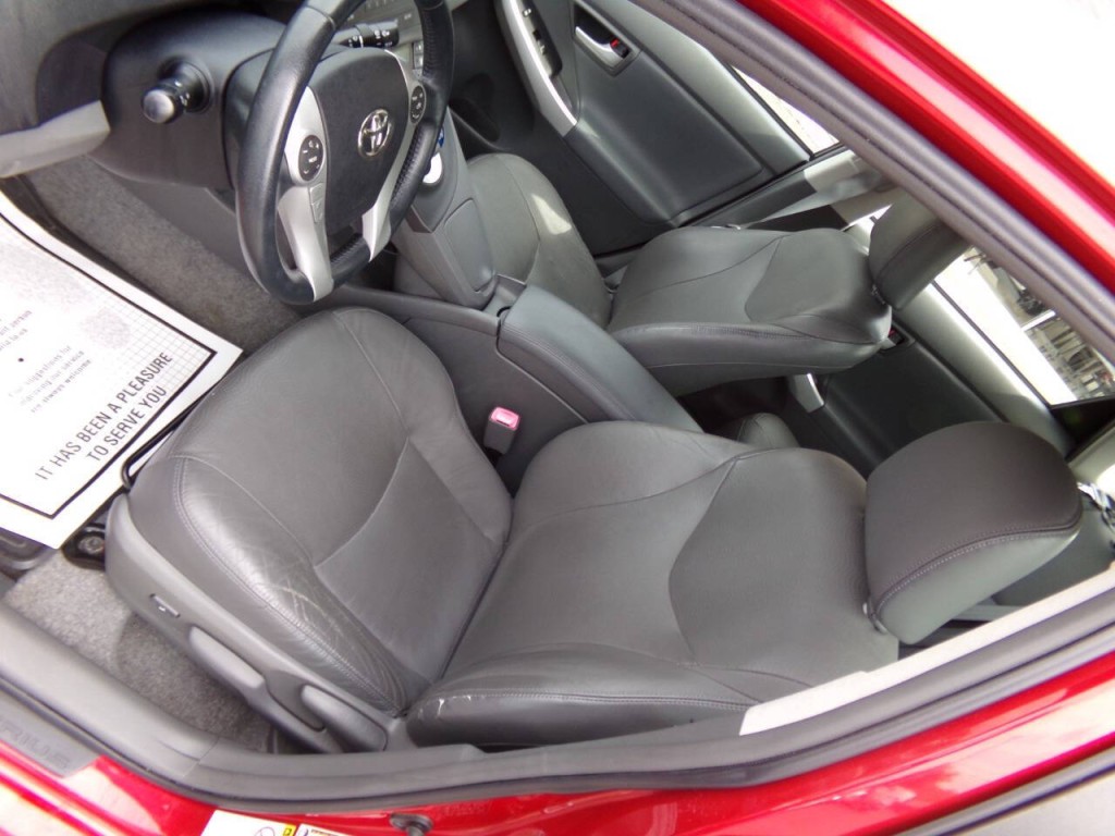 2011 Toyota Prius Image 12